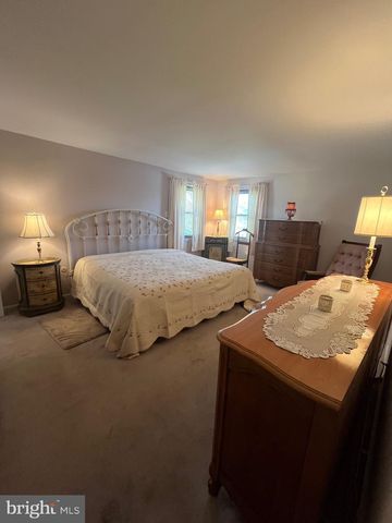212 S MARMIC DR, Southampton, PA 18966