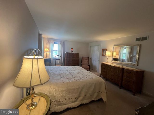 212 S MARMIC DR, Southampton, PA 18966