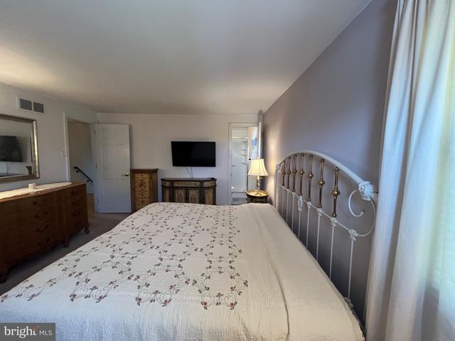 212 S MARMIC DR, Southampton, PA 18966