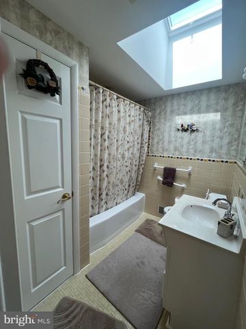 212 S MARMIC DR, Southampton, PA 18966