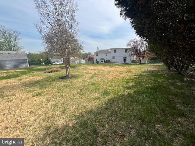 212 S MARMIC DR, Southampton, PA 18966