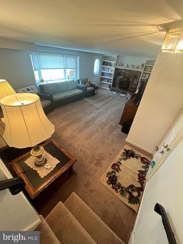 212 S MARMIC DR, Southampton, PA 18966