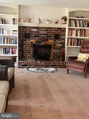 212 S MARMIC DR, Southampton, PA 18966