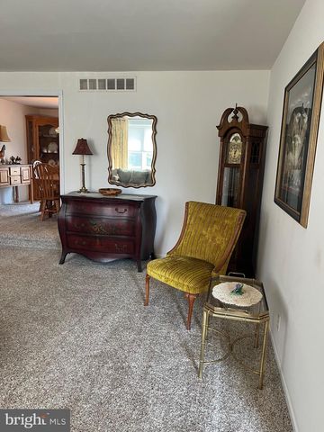 212 S MARMIC DR, Southampton, PA 18966