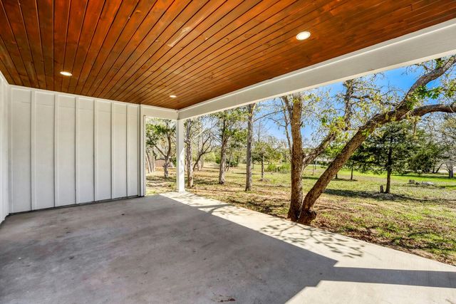208 Ulupau CIR, Bastrop, TX 78602