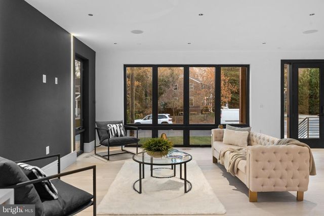 4902 GREENWAY DR, Bethesda, MD 20816