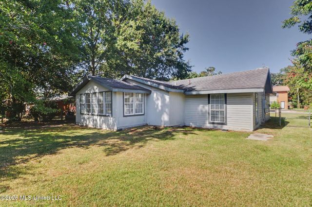 101 Park Row Avenue, Long Beach, MS 39560