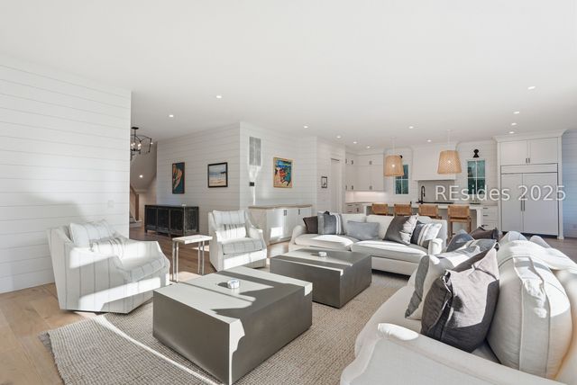 3 Driftwood Ln, Hilton Head Island, SC 29928