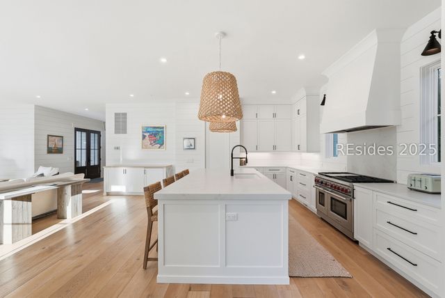 3 Driftwood Ln, Hilton Head Island, SC 29928