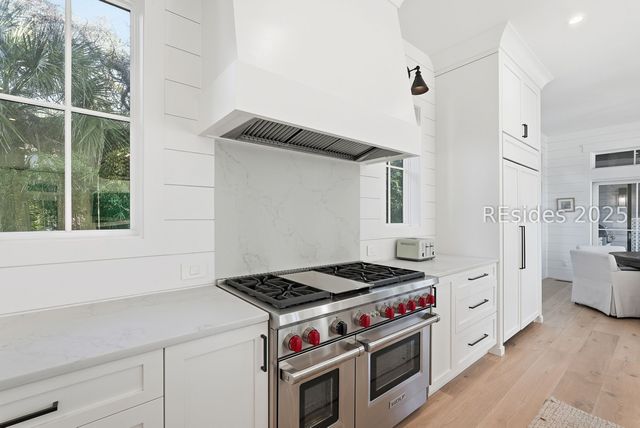 3 Driftwood Ln, Hilton Head Island, SC 29928