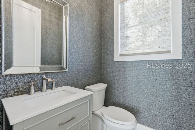 3 Driftwood Ln, Hilton Head Island, SC 29928