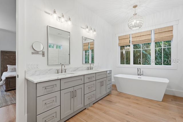 3 Driftwood Ln, Hilton Head Island, SC 29928