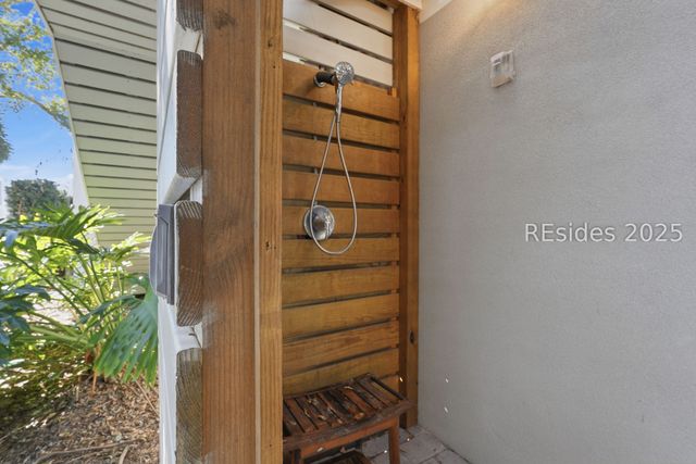 3 Driftwood Ln, Hilton Head Island, SC 29928