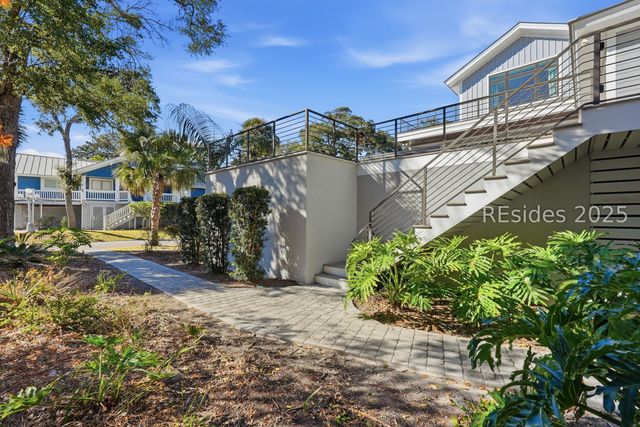 3 Driftwood Ln, Hilton Head Island, SC 29928