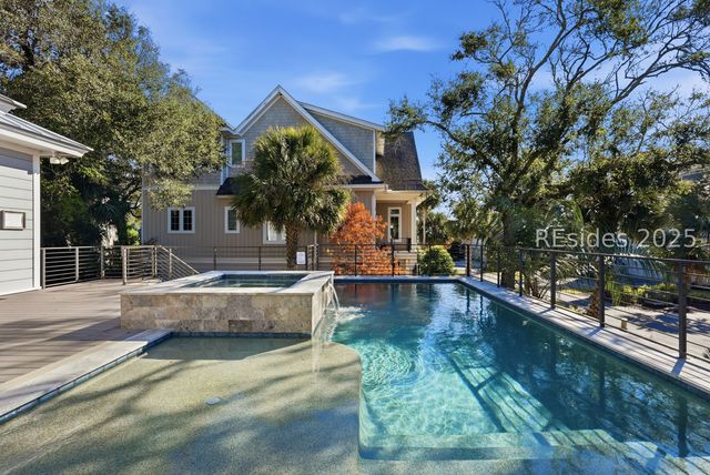 3 Driftwood Ln, Hilton Head Island, SC 29928
