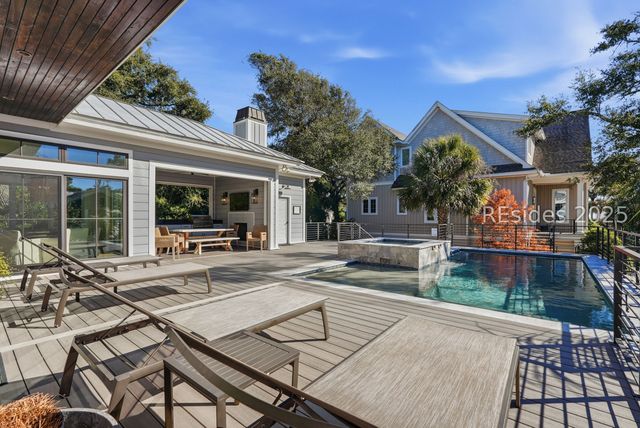 3 Driftwood Ln, Hilton Head Island, SC 29928