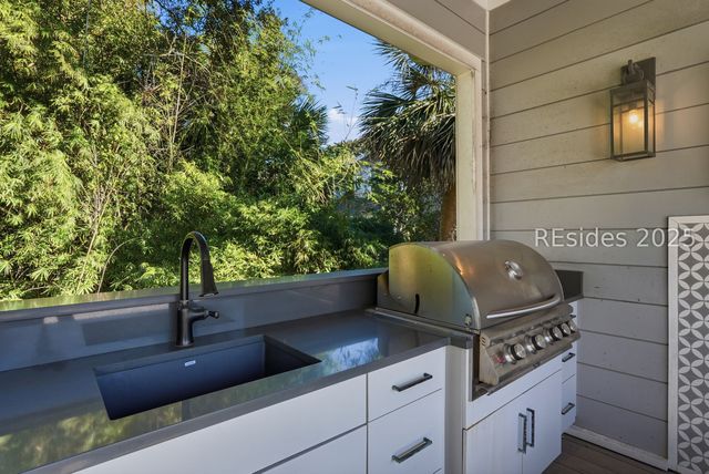 3 Driftwood Ln, Hilton Head Island, SC 29928