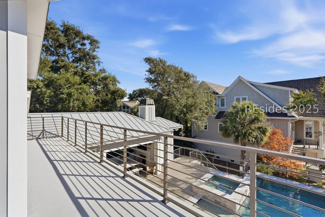 3 Driftwood Ln, Hilton Head Island, SC 29928