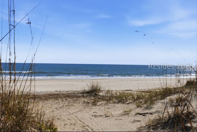 3 Driftwood Ln, Hilton Head Island, SC 29928