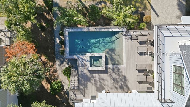 3 Driftwood Ln, Hilton Head Island, SC 29928