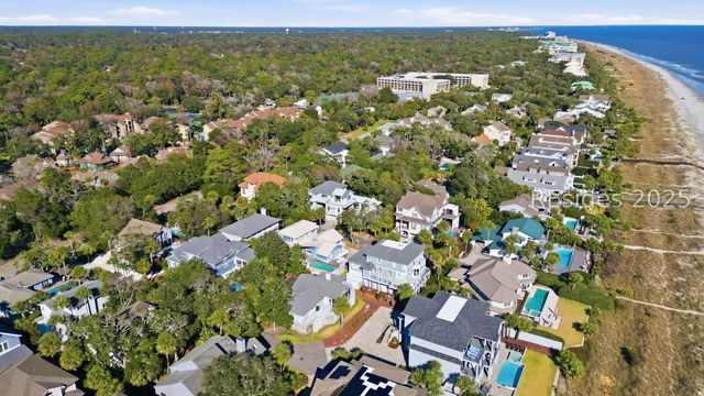 3 Driftwood Ln, Hilton Head Island, SC 29928