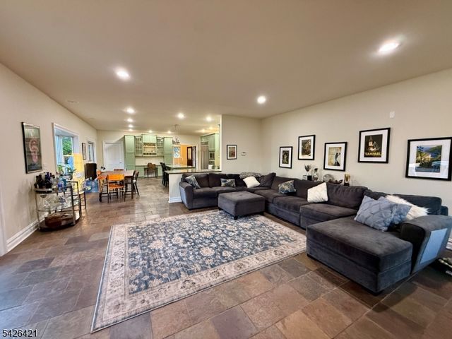 286 Harlingen Rd, Montgomery Twp., NJ 08502