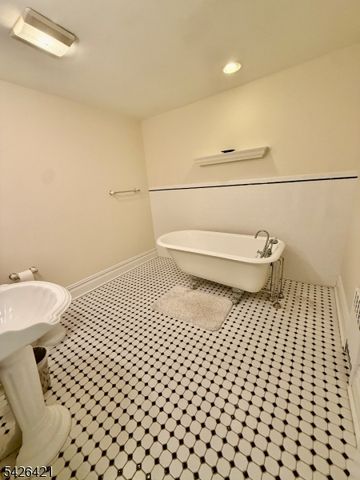 286 Harlingen Rd, Montgomery Twp., NJ 08502
