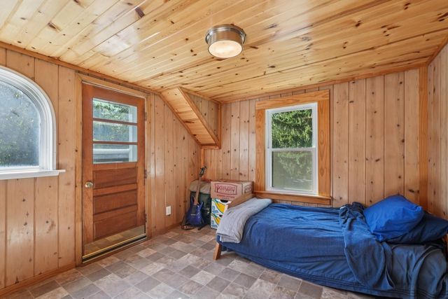 4885 S Racine AVENUE, New Berlin, WI 53146