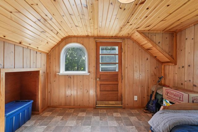 4885 S Racine AVENUE, New Berlin, WI 53146