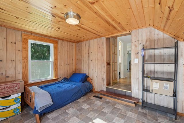 4885 S Racine AVENUE, New Berlin, WI 53146