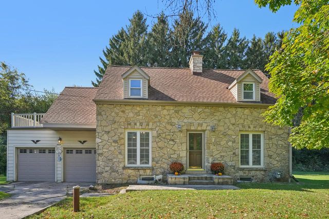 4885 S Racine AVENUE, New Berlin, WI 53146