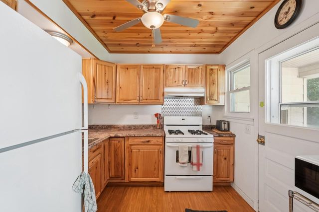 4885 S Racine AVENUE, New Berlin, WI 53146