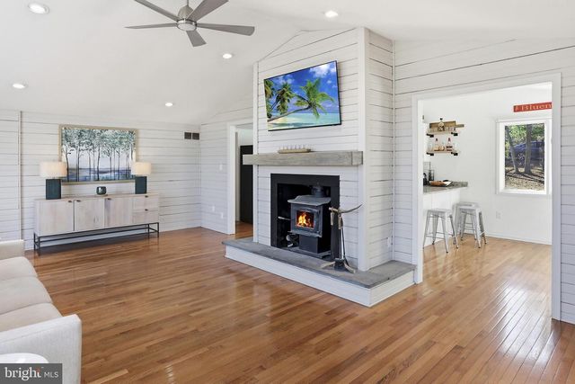 138 ROSS LN, Bluemont, VA 20135