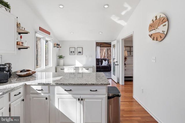 138 ROSS LN, Bluemont, VA 20135