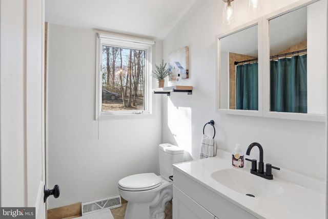 138 ROSS LN, Bluemont, VA 20135