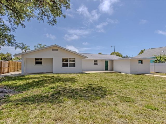 320 PAVONIA ROAD, Nokomis, FL 34275