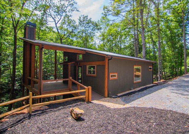 1990 Big Creek, Blue Ridge, GA 30522