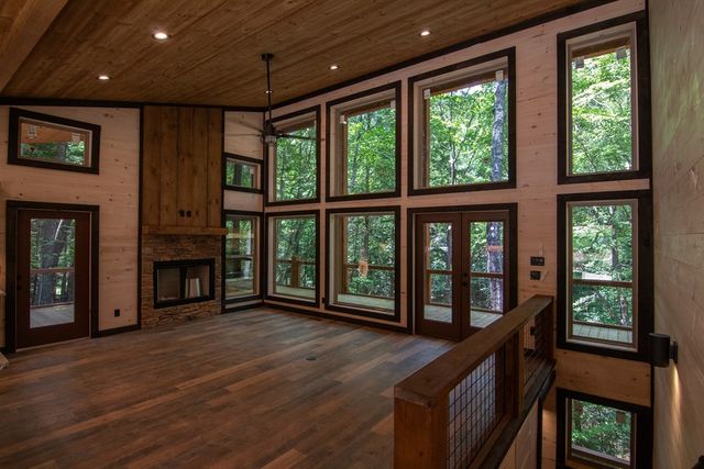 1990 Big Creek, Blue Ridge, GA 30522