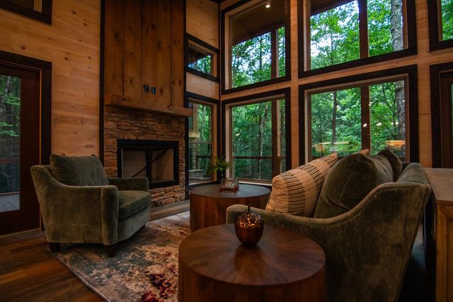 1990 Big Creek, Blue Ridge, GA 30522