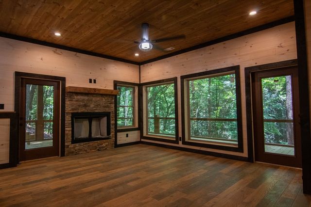 1990 Big Creek, Blue Ridge, GA 30522