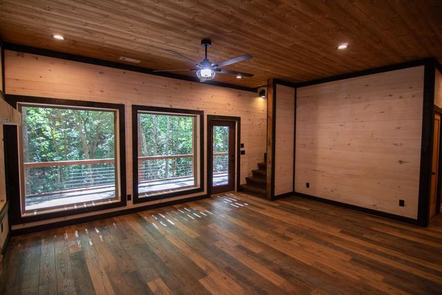 1990 Big Creek, Blue Ridge, GA 30522