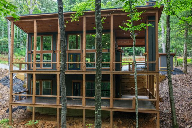 1990 Big Creek, Blue Ridge, GA 30522