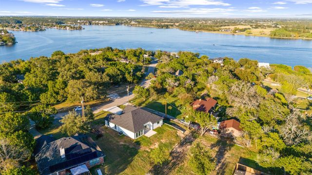1621 S Chisholm Trail, Granbury, TX 76048