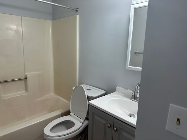 135 Charles Street 5, Lowell, MA 01852