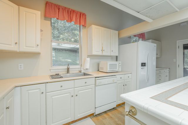 93 Bell Summers Road, Pikeville, TN 37367