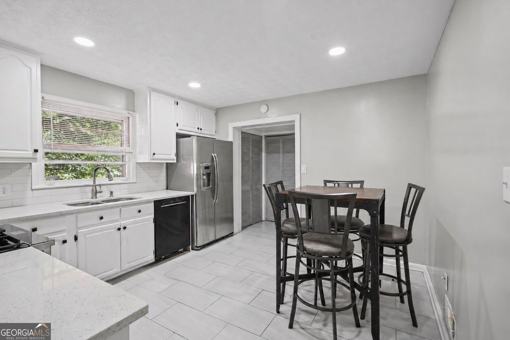 2751 Ben Hill Road, Atlanta, GA 30344 — photo 4
