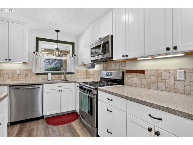 705 Ne 18TH Ct, Gresham, OR 97030