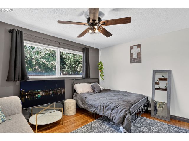 705 Ne 18TH Ct, Gresham, OR 97030
