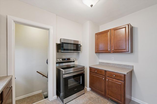 2227 Castlewood Drive, Toledo, OH 43613