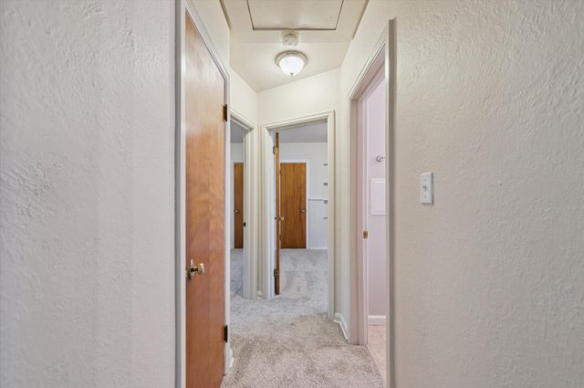 2227 Castlewood Drive, Toledo, OH 43613